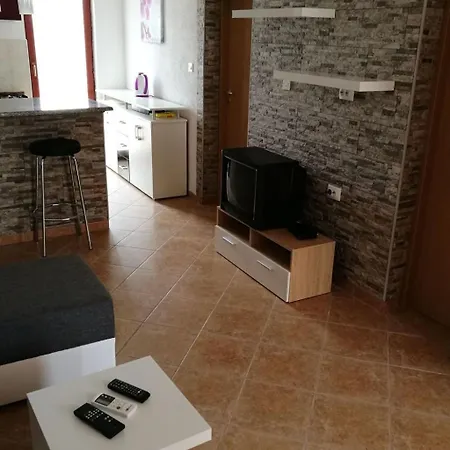 Gemuetliche Erdgeschosswohnung Ema Mit Terrasse By Interhome *