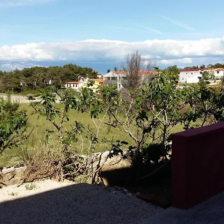 Lägenhet Gemuetliche Erdgeschosswohnung Ema Mit Terrasse By Interhome Vir