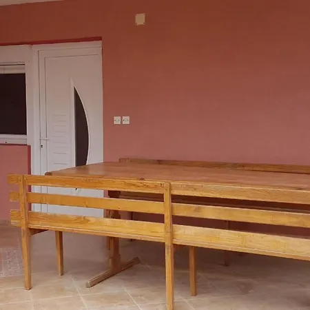 Gemuetliche Erdgeschosswohnung Ema Mit Terrasse By Interhome 公寓 *
