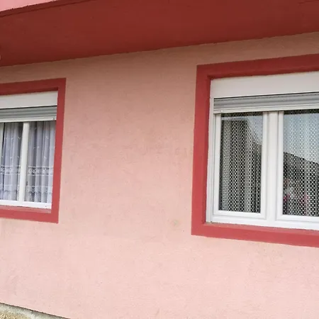 Gemuetliche Erdgeschosswohnung Ema Mit Terrasse By Interhome *