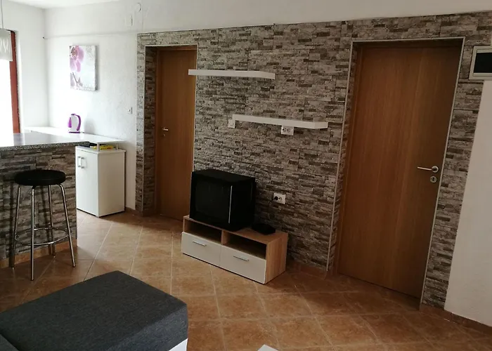 Lägenhet Gemuetliche Erdgeschosswohnung Ema Mit Terrasse By Interhome *