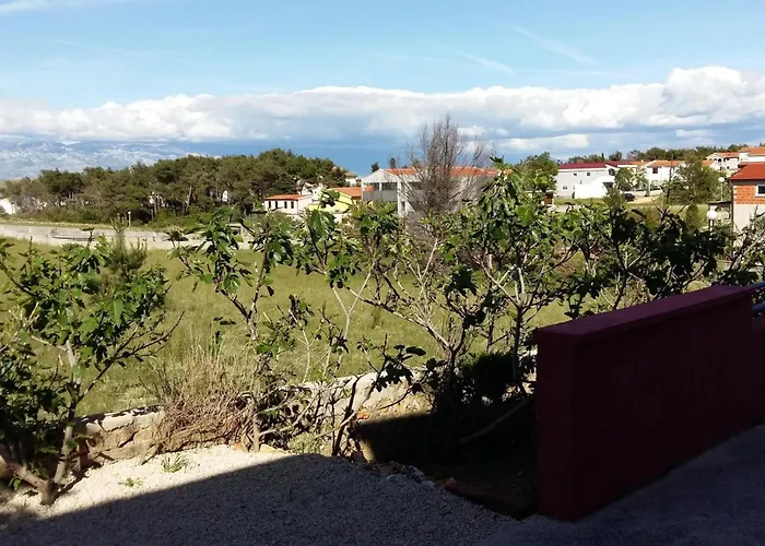 Lägenhet Gemuetliche Erdgeschosswohnung Ema Mit Terrasse By Interhome Vir