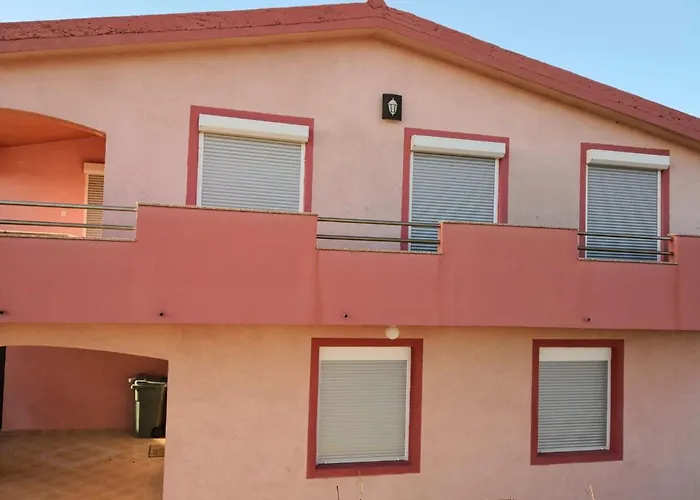 Gemuetliche Erdgeschosswohnung Ema Mit Terrasse By Interhome * Vir