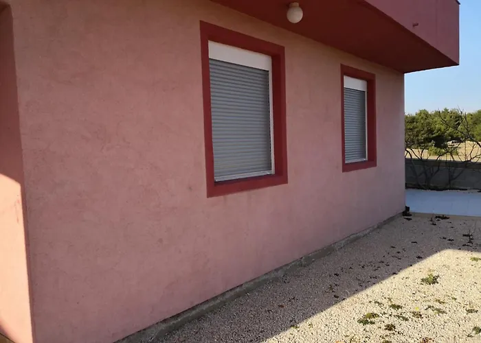 Lägenhet Gemuetliche Erdgeschosswohnung Ema Mit Terrasse By Interhome