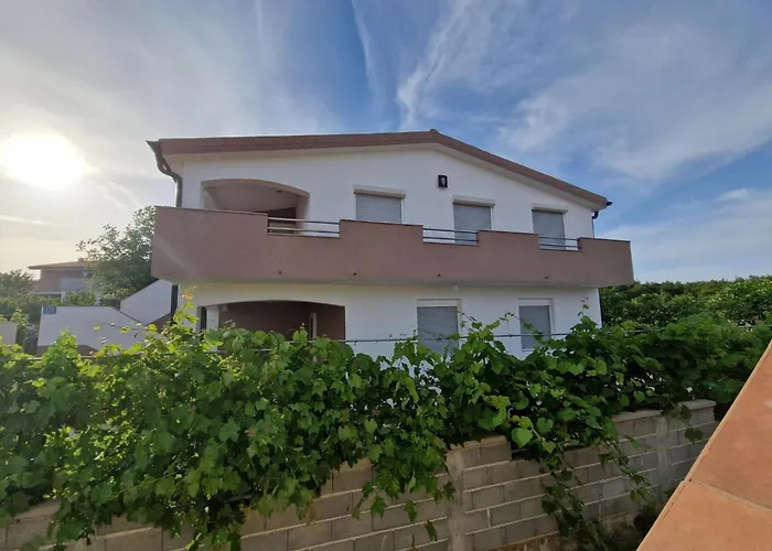 Gemuetliche Erdgeschosswohnung Ema Mit Terrasse By Interhome Vir