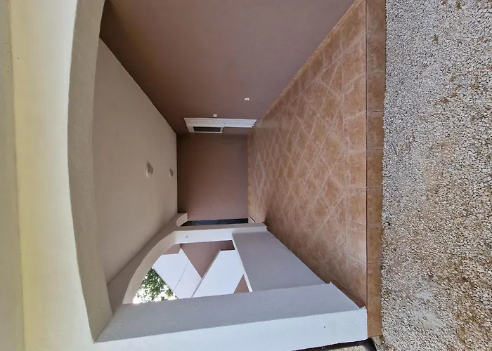 Gemuetliche Erdgeschosswohnung Ema Mit Terrasse By Interhome Vir