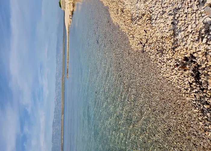 Lägenhet Gemuetliche Erdgeschosswohnung Ema Mit Terrasse By Interhome Vir