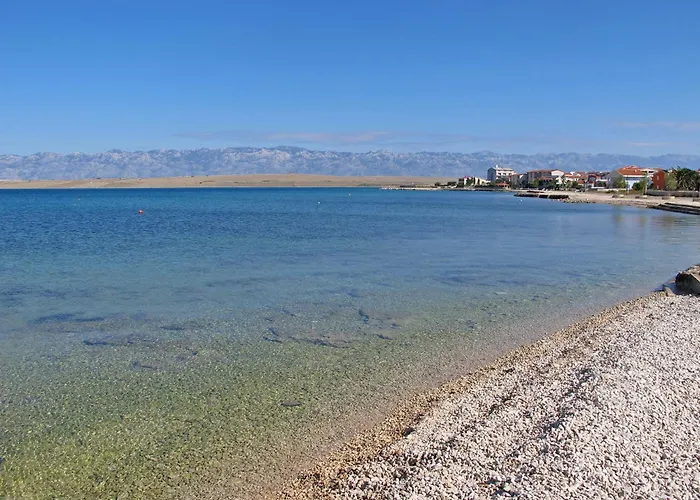 Gemuetliche Erdgeschosswohnung Ema Mit Terrasse By Interhome Lägenhet