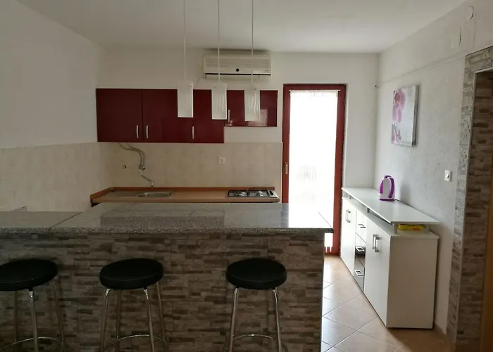 Apartmán Gemuetliche Erdgeschosswohnung Ema Mit Terrasse By Interhome *