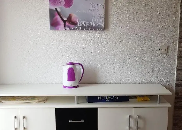 Apartmán Gemuetliche Erdgeschosswohnung Ema Mit Terrasse By Interhome Vir