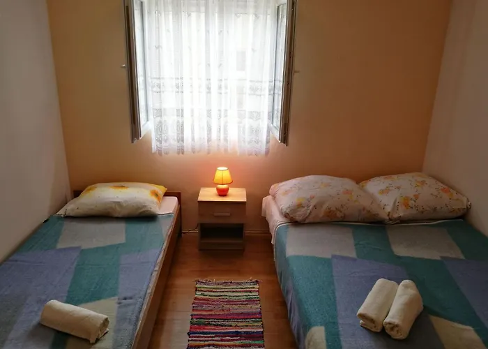 Gemuetliche Erdgeschosswohnung Ema Mit Terrasse By Interhome Vir