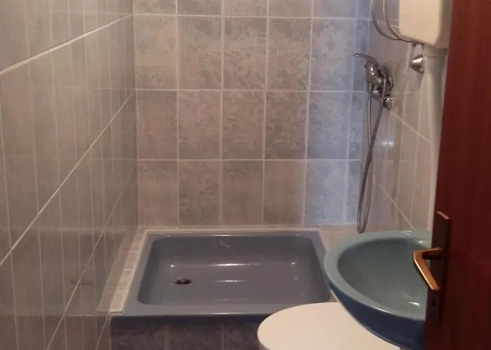 Gemuetliche Erdgeschosswohnung Ema Mit Terrasse By Interhome Apartmán Vir