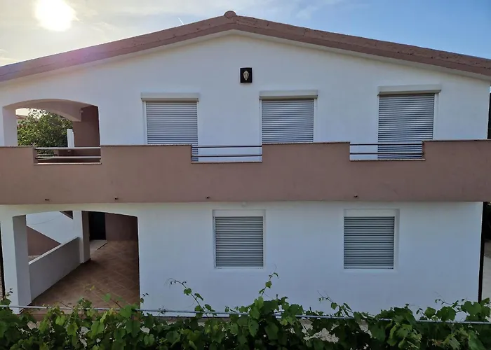 Apartmán Gemuetliche Erdgeschosswohnung Ema Mit Terrasse By Interhome