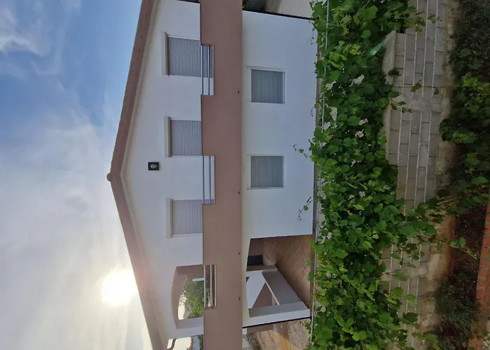 Gemuetliche Erdgeschosswohnung Ema Mit Terrasse By Interhome * Vir