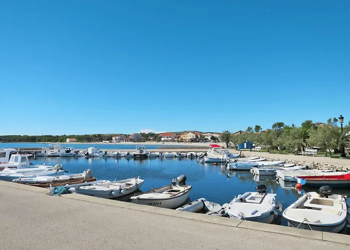 Gemuetliche Erdgeschosswohnung Ema Mit Terrasse By Interhome Apartmán *